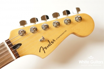 Player Plus Stratocaster HSS - Belair Blue